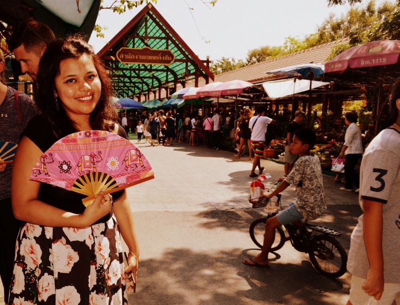 thai floating market