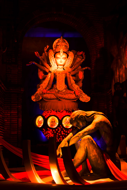 #durga #kolkata #kolktaculture #maadurga #kolkataphotography #india #hindufestival #indiaculture #bengalculture #indiafestival #indiatravel #kolkatatravel #goddess