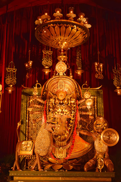 Maa durga idol  #durga #kolkata #kolktaculture #maadurga #kolkataphotography #india #hindufestival #indiaculture #bengalculture #indiafestival #indiatravel #kolkatatravel #goddess 