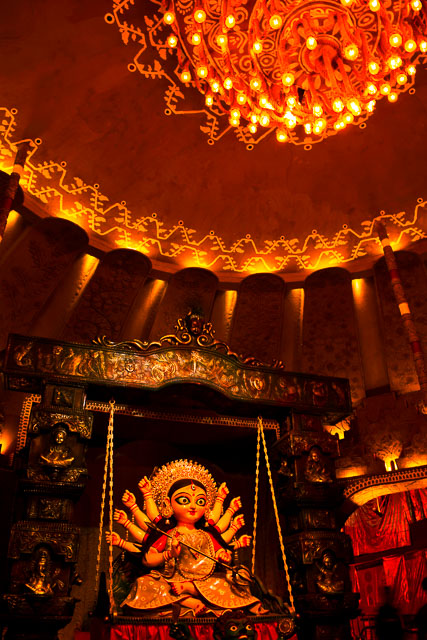 durgapuja festival photo: maa Durga, a beautiful face of Goddess #durga #kolkata #kolktaculture #maadurga #kolkataphotography #india #hindufestival #indiaculture #bengalculture #indiafestival #indiatravel #kolkatatravel #goddess