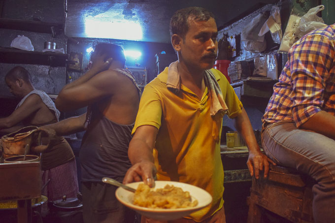 Fish Kobiraji in Kolkata at Chitto babur Dokan