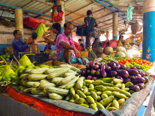 famous fish and vegentable market in kolkata