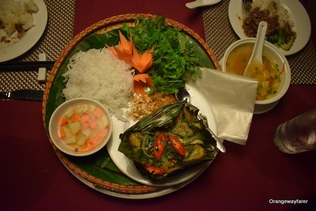 vietnamese fish cooked in banana leaf