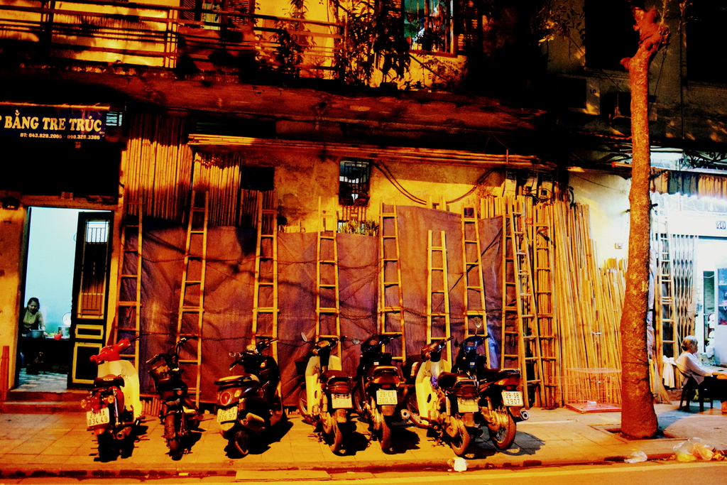 Hanoi old quarter walking tour