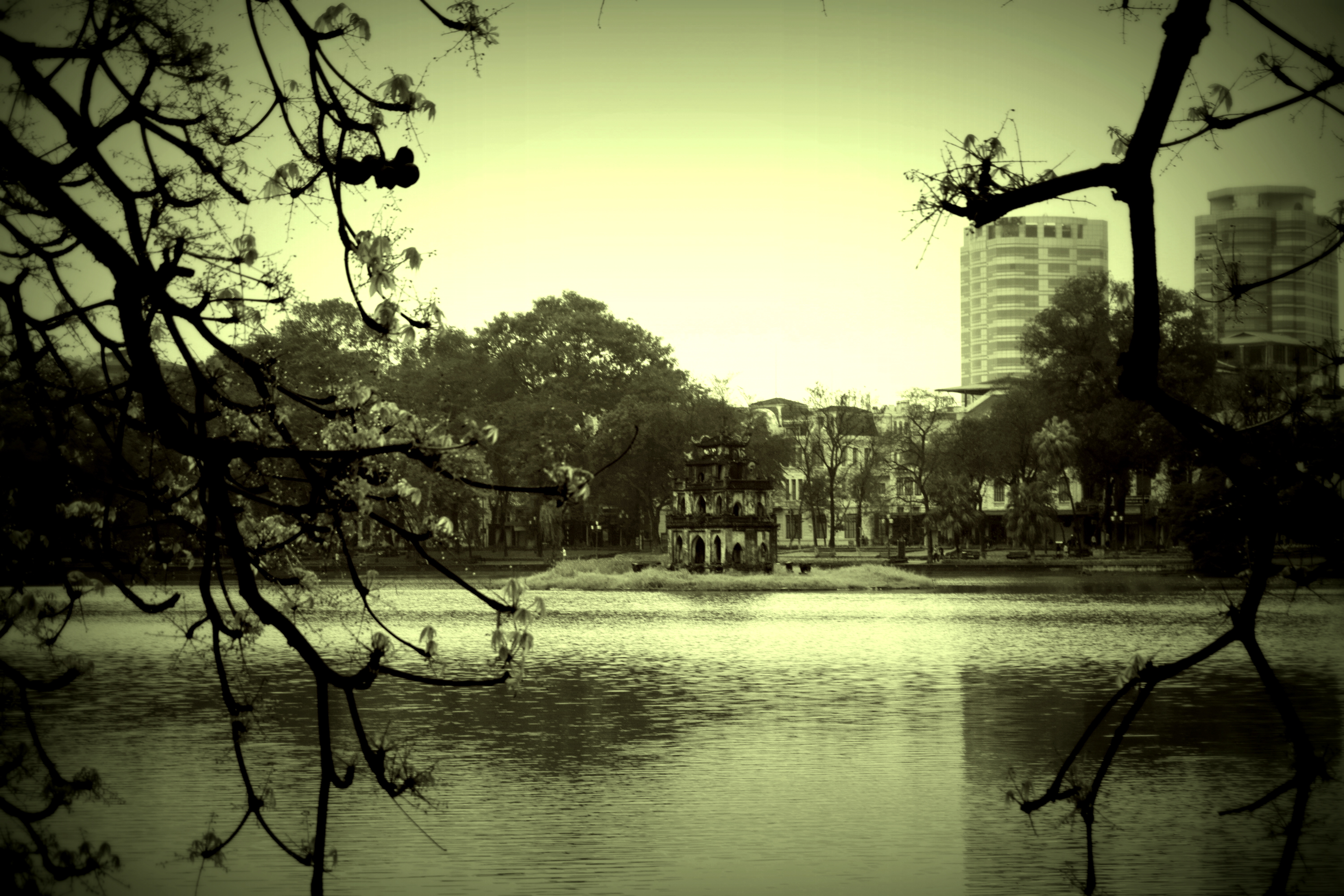 hoan kiem lake