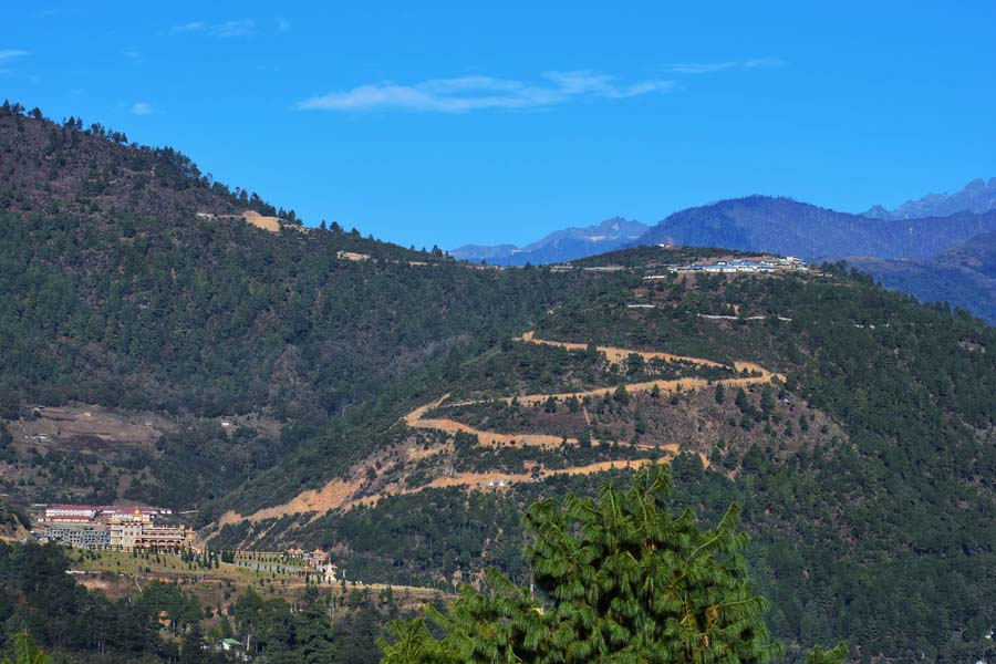 Roadtrip to tawang from Dirang valley. Traveling to Tawang can be cancelled if it snows at Sela pass