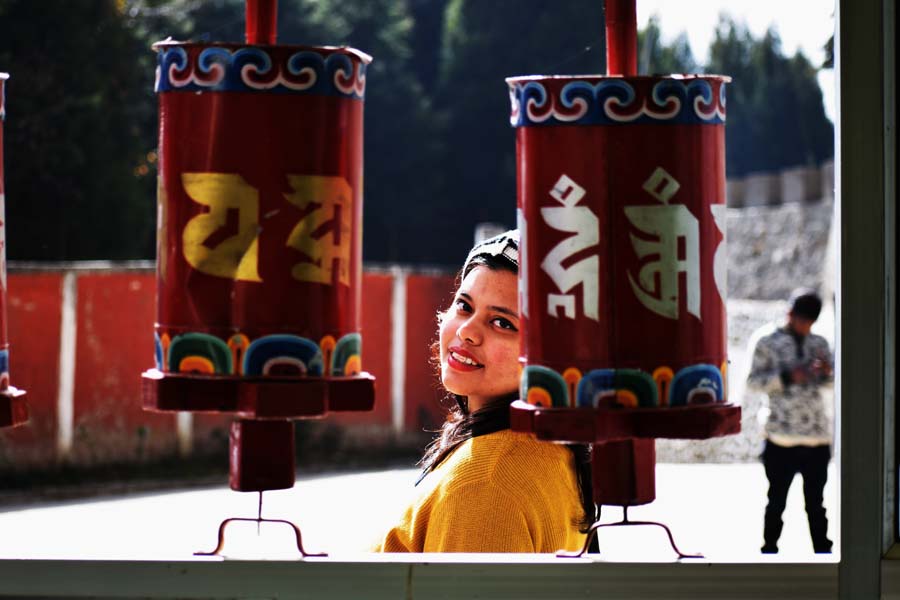 Hotel takt sang and prayer wheels