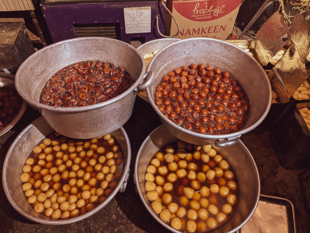 Bengali sweets: nolen gurer rosogolla, pantua, chanar jilipi