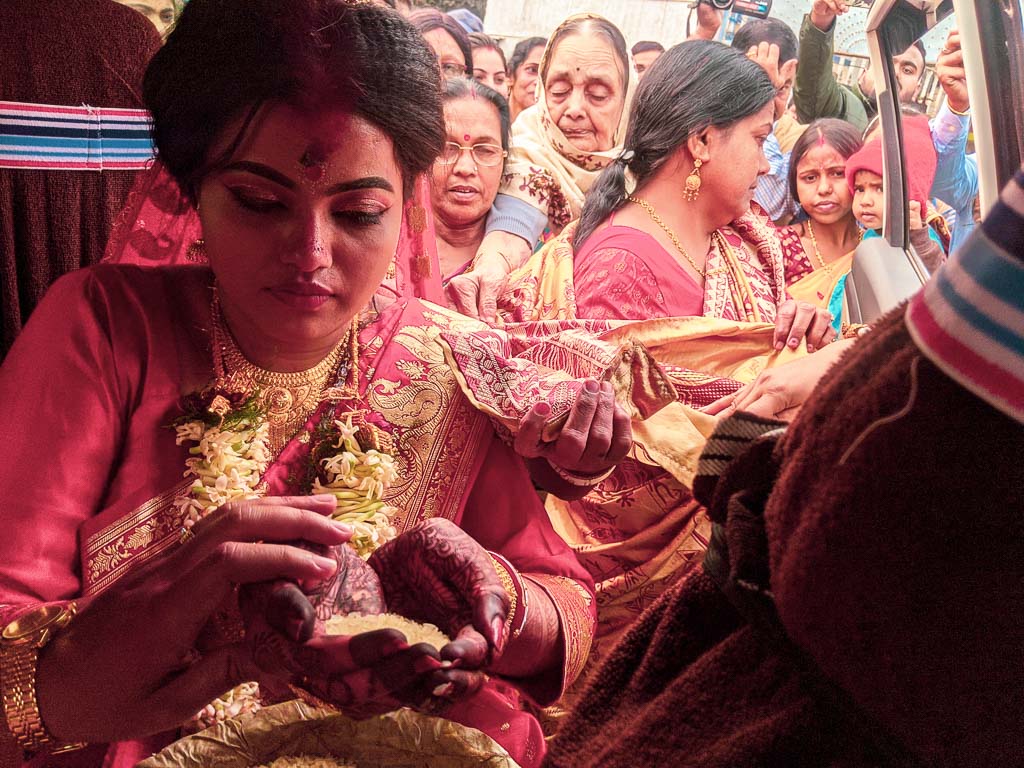 kanakanjali: Bengali wedding rituals