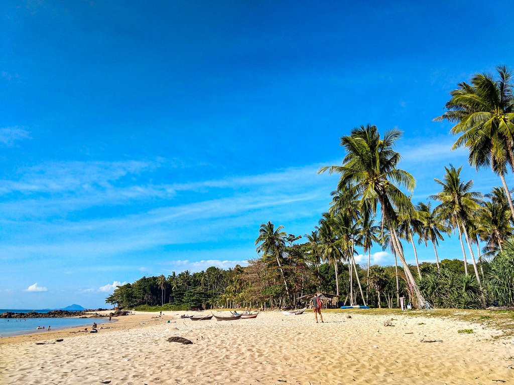 Secret beach in Koh Lanta: the best beaches in Thailand
