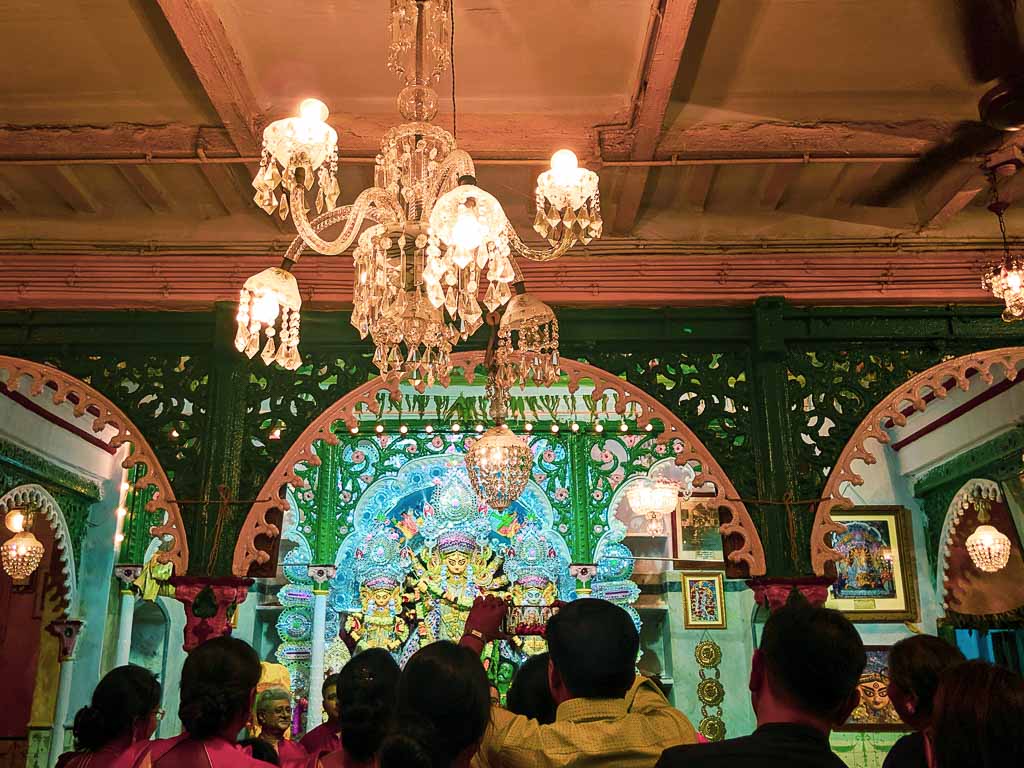 Dawn bari Kolkata: Bonedi Barir Durgapuja