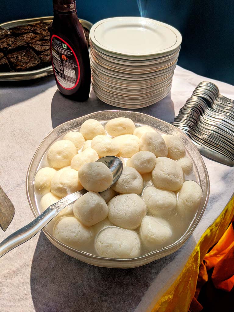 Rosogolla: bengali sweets