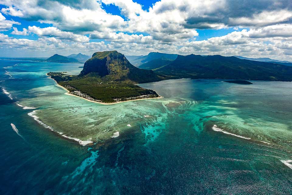 Pursuing an Elusive Happiness: Mauritius, a Verdant Star Island of Indian Ocean!