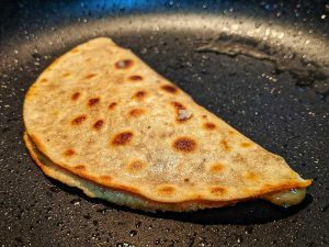 Roti pocket recipe: easy Indian quick snack. Roti wrap.