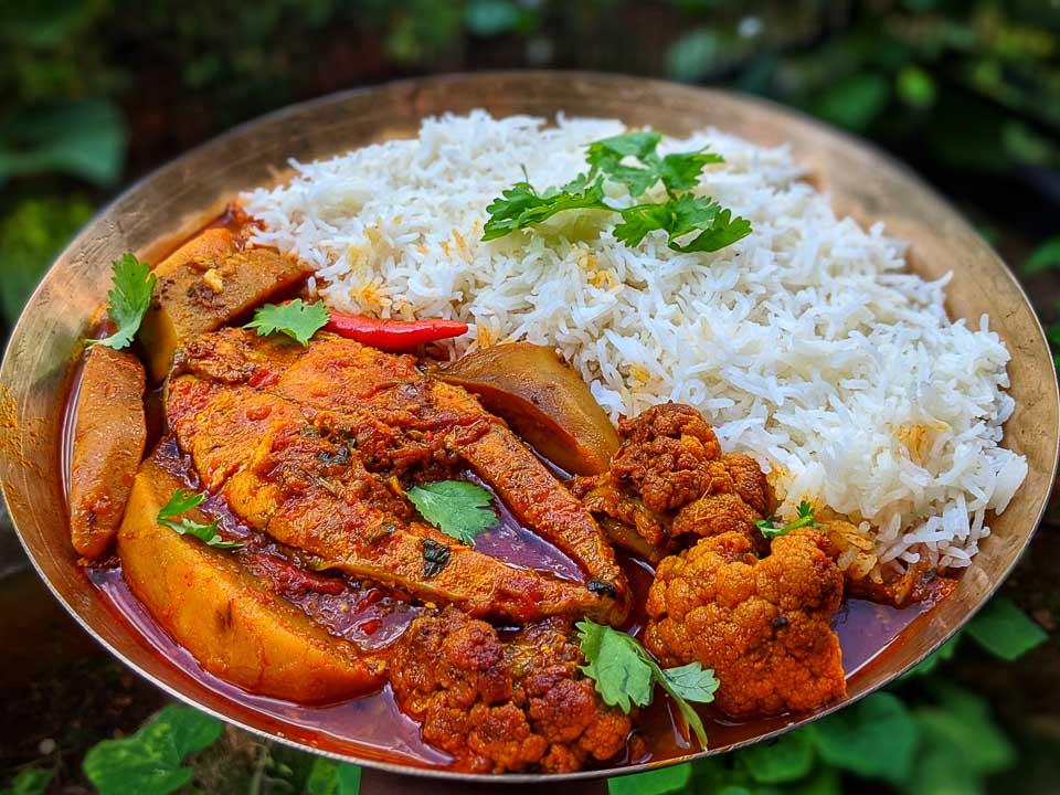 Bhetki macher kaliya. Seabass. Barracuda fish curry. bengali fish curry. Foodfood. Goodfood. Bhetki macher jhol. Bhetki macher jhal. 
