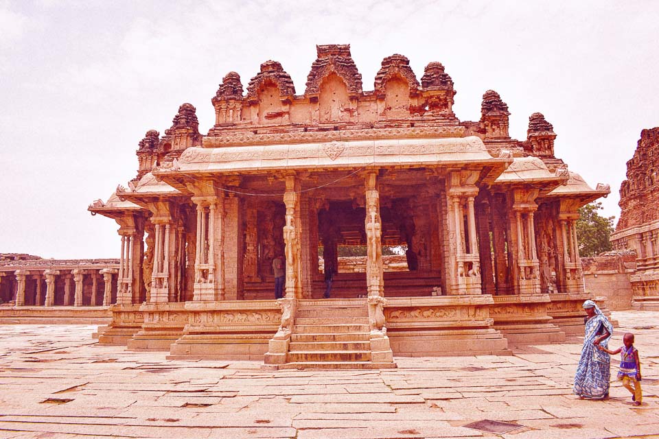 vittalaswami temple, ruined temples of Hampi where music is played at the pillars