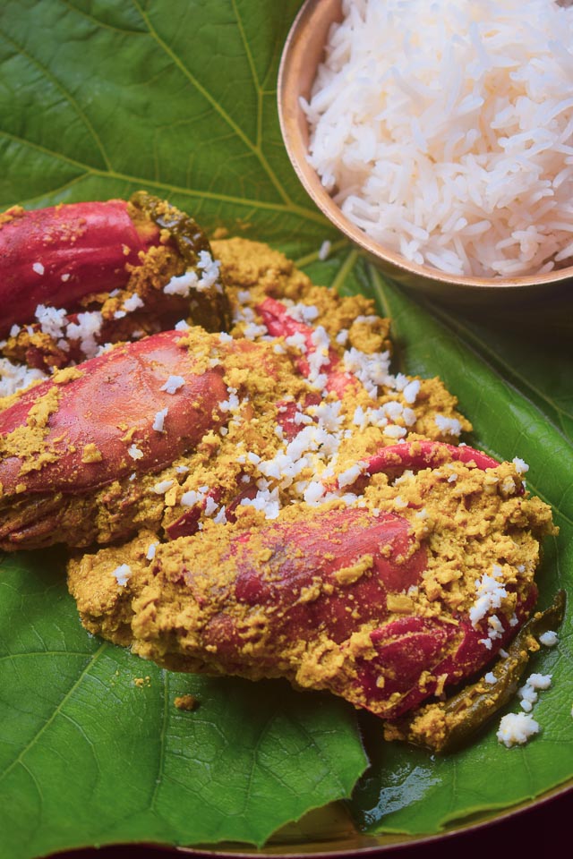 Narkel Chingri. Coconut Prawn Bengali style recipe. Bengali Prawn recipe. Steamed prawn with coconut. Indian fish curry. Bengali prawn curry with coconut. #prawn #prawnandcoconut #seafood #seafish #bengalifishcurry