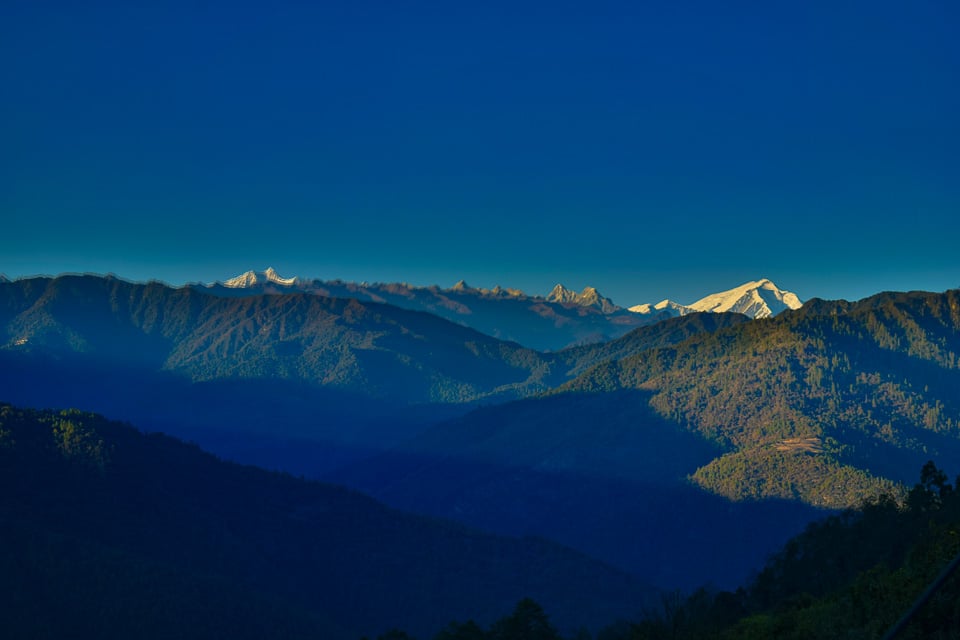 Gorichen peak during sundown, seen from Bum la