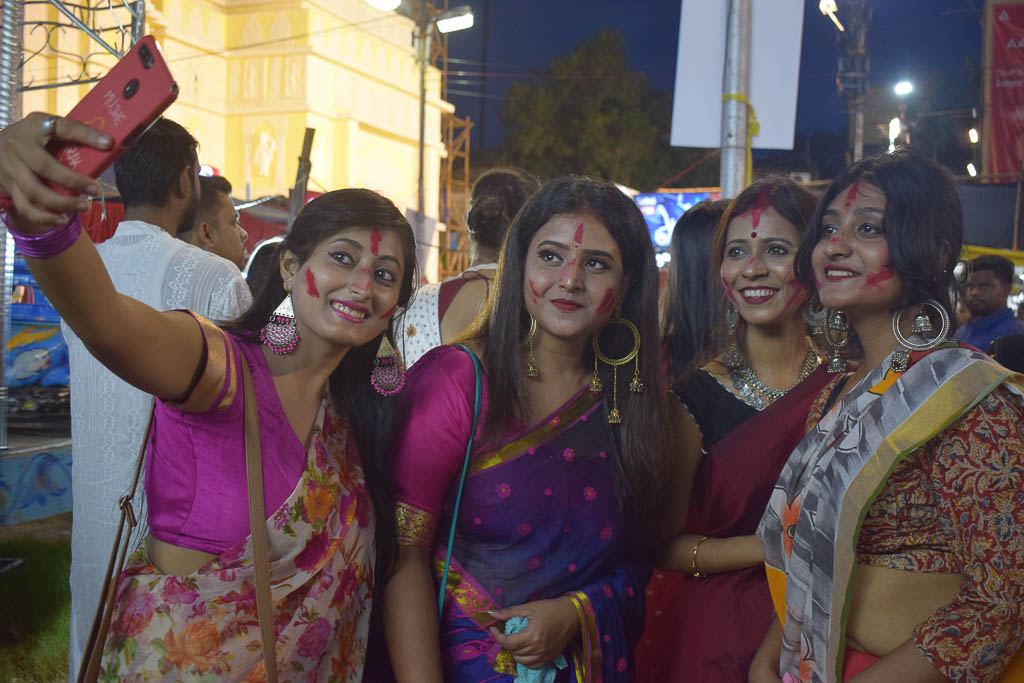 Sindurkhela at Bagbazar Durgapuja 